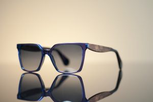 Ottica-Pizzini-Acquisto-Occhiali-Da-Sole-DOnna-Blu